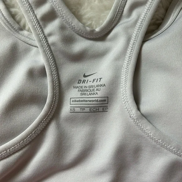 Nike Lot of 2 Sports Bras XS Windrunner Cross Back & Nike Pro Swoosh Padded - Picture 4 of 16